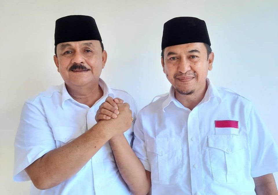 Diawali Shalat Zuhur; Desra & Adli Mendaftar ke KPU Kabupaten Solok Sabtu Siang