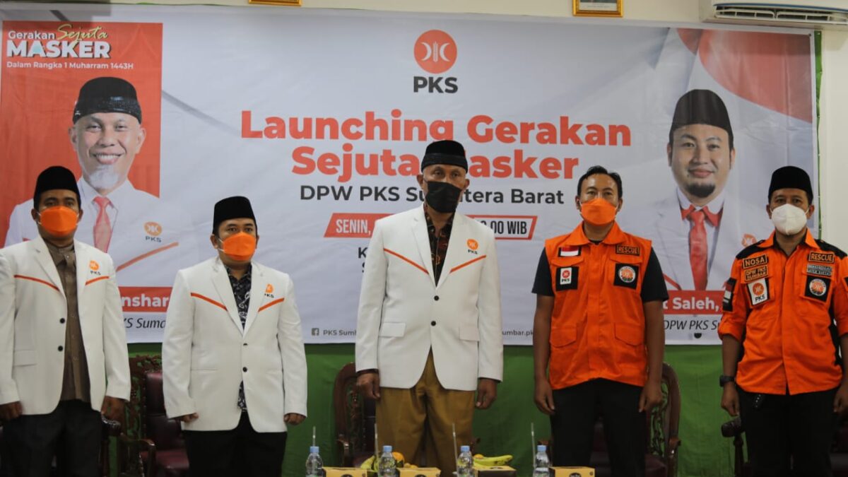 Mahyeldi Luncurkan Gerakan Sejuta Masker Bersama DPW PKS Sumbar