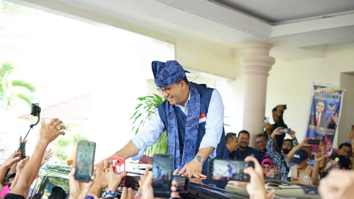 Tiba di Padang, Anies Disambut Antusias: “Presiden..!”