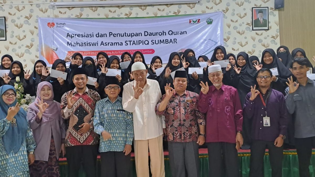 Rumah Zakat Berikan Apresiasi Pada Penutupan Dauroh Quran Mahasiswi STAI-PIQ Sumatera Barat