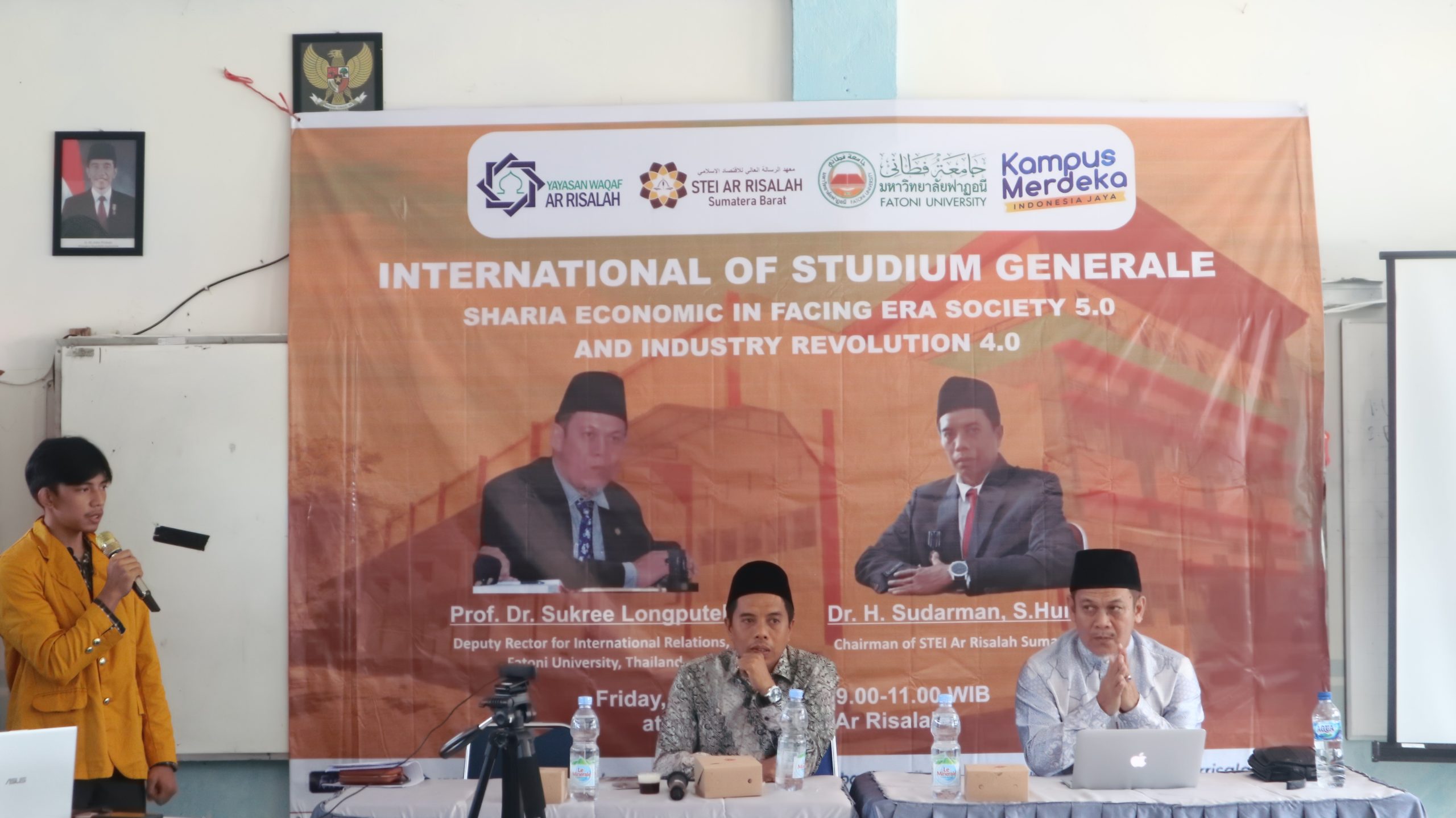STEI Ar Risalah Sumatera Barat Sukses Gelar Kuliah Umum Internasional