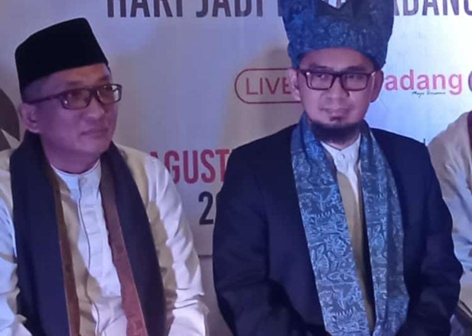 HUT Kota Padang ke-354, Ustadz Adi Hidayat Tabligh Akbar di Masjid Nurul Iman Padang