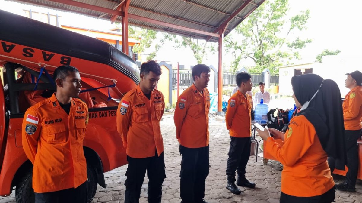 Mobil Masuk Jurang di Agam, Sang Pengemudi Hanyut Terbawa Arus Sungai