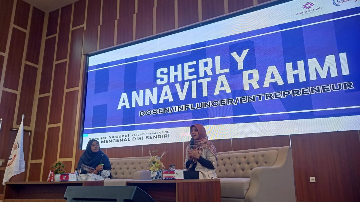 BEM Universitas Adzkia Bersama Dhara Pethak Production Helat Seminar Nasional Pertama