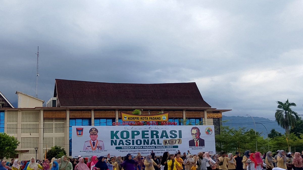 Hari Ketiga Peringatan HUT Koperasi ke-77 di Pemko Padang Dimeriahkan dengan Senam Massal dan Doorprize