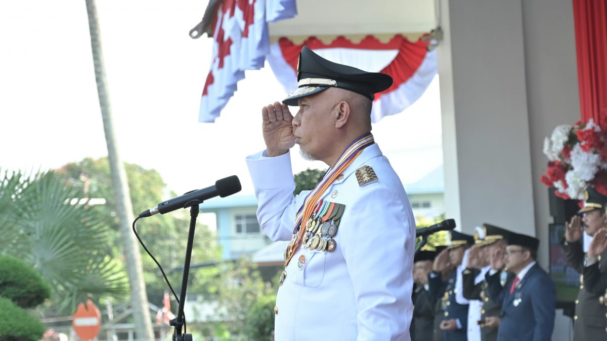 Gubernur Mahyeldi Pimpin Upacara HUT RI ke-79, Ajak Warga Sumbar Persiapkan Indonesia Emas